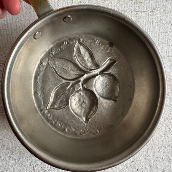 Vintage Copper and Brass Handled Molded Pan with Lemon Motive - Picture 9 of 11